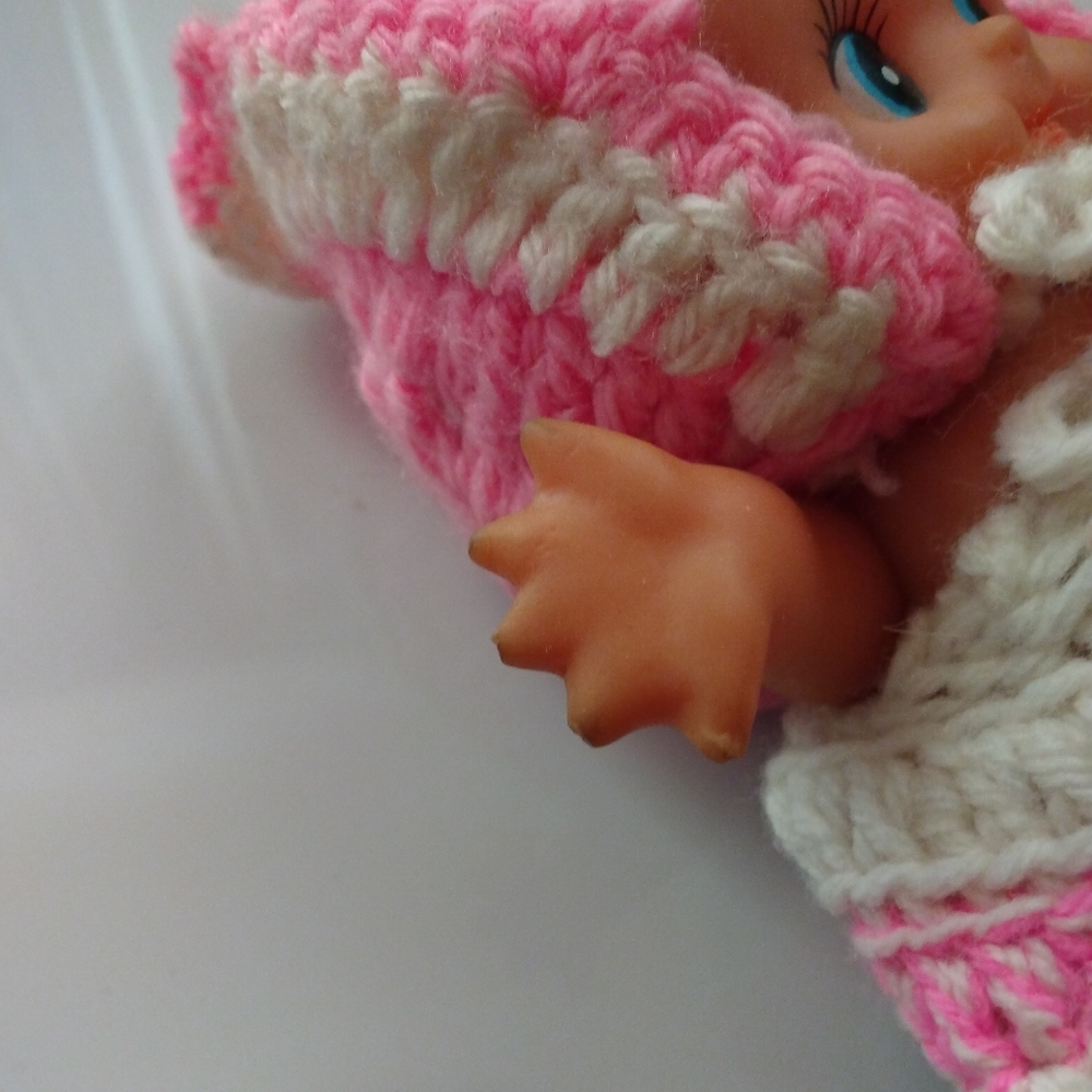Vtg. Adorable Kewpie like doll in pink - Picture 8 of 10